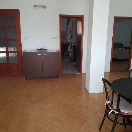 Apartmani "Alenka" Primošten المظهر الخارجي الصورة