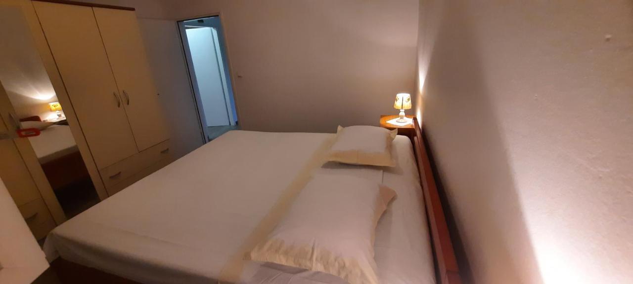 Apartmani "Alenka" Primošten المظهر الخارجي الصورة