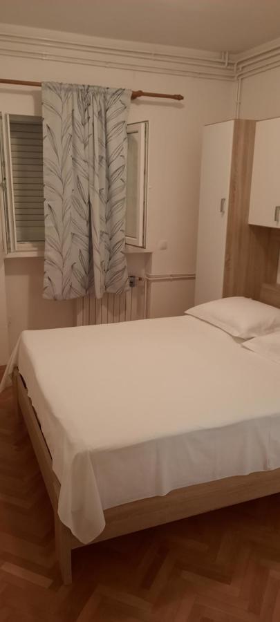 Apartmani "Alenka" Primošten المظهر الخارجي الصورة