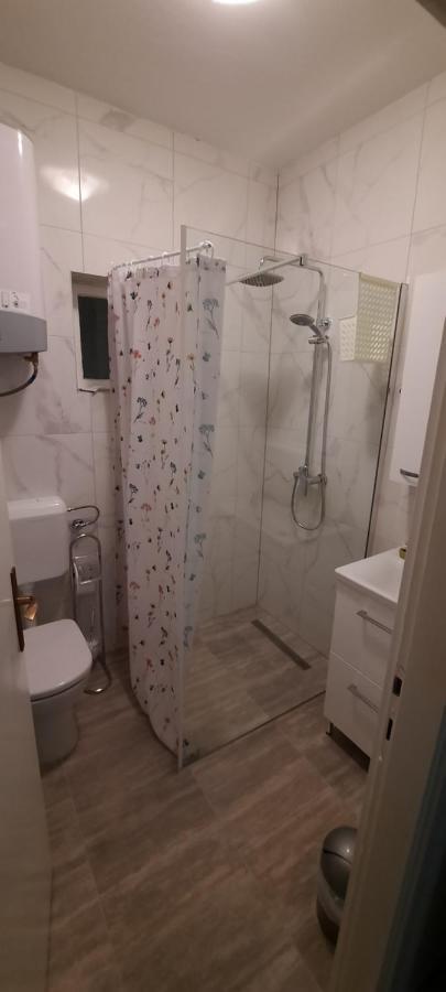 Apartmani "Alenka" Primošten المظهر الخارجي الصورة