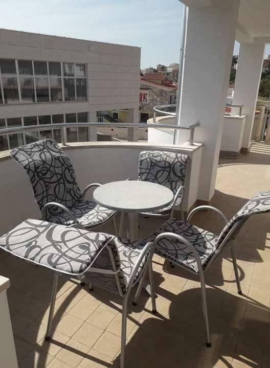 Apartmani "Alenka" Primošten المظهر الخارجي الصورة