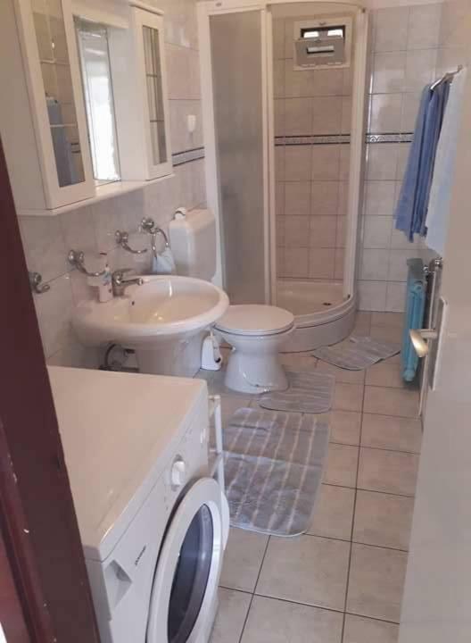 Apartmani "Alenka" Primošten المظهر الخارجي الصورة