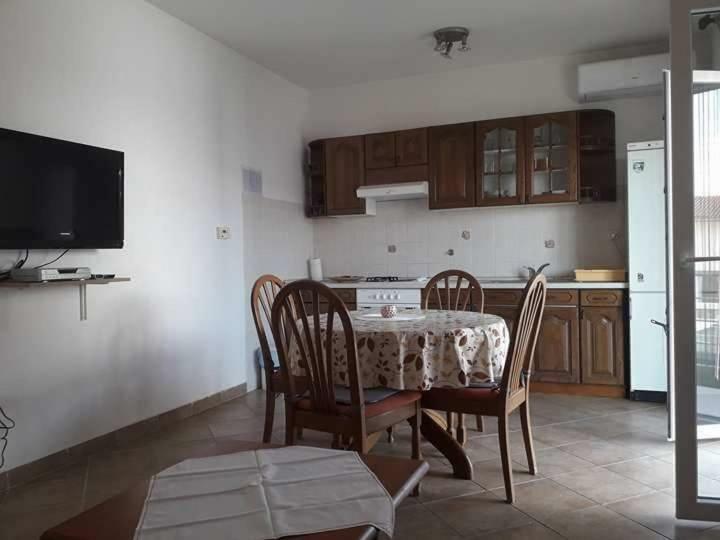 Apartmani "Alenka" Primošten المظهر الخارجي الصورة